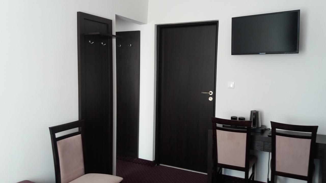 Scsk Pol Lawy Hotel Pulawy Exterior photo