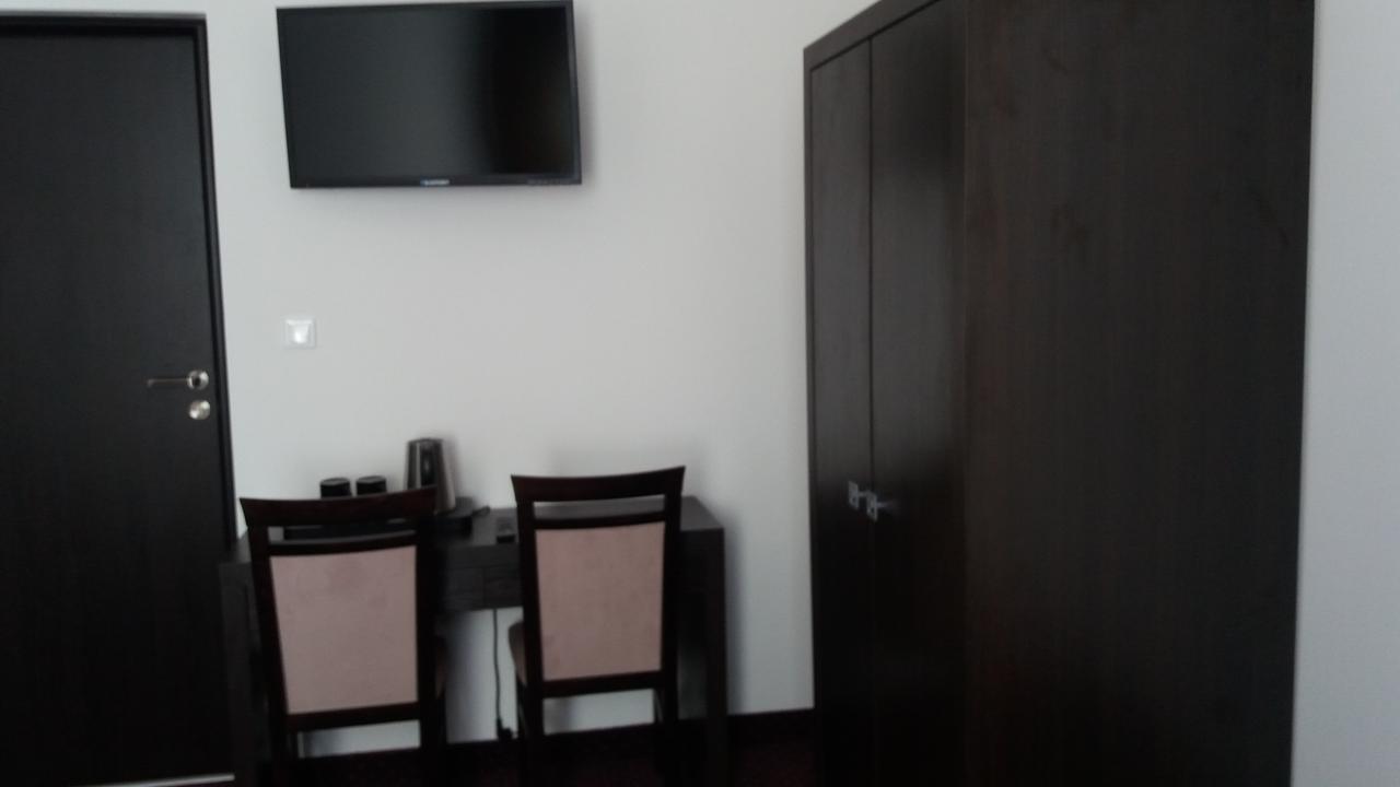 Scsk Pol Lawy Hotel Pulawy Exterior photo