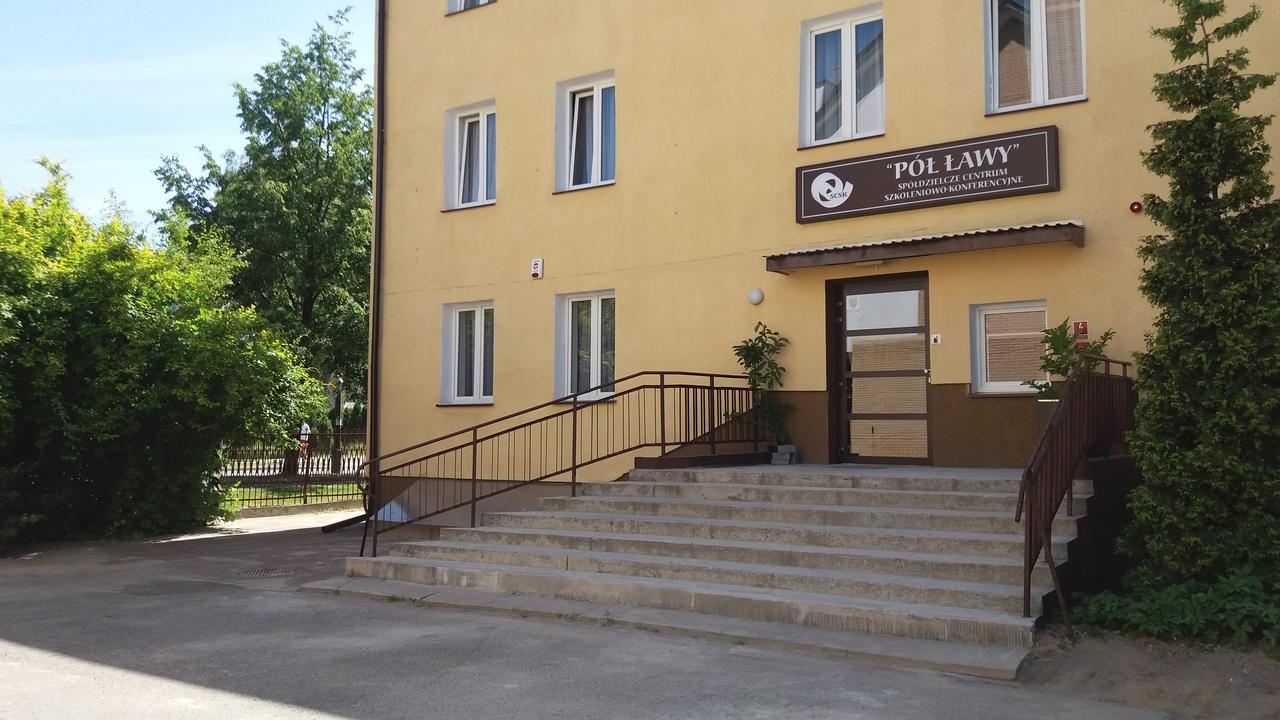 Scsk Pol Lawy Hotel Pulawy Exterior photo