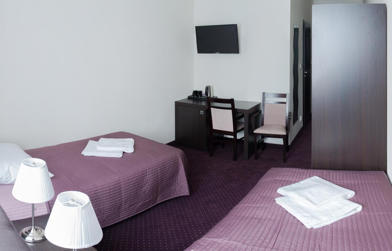 Scsk Pol Lawy Hotel Pulawy Exterior photo