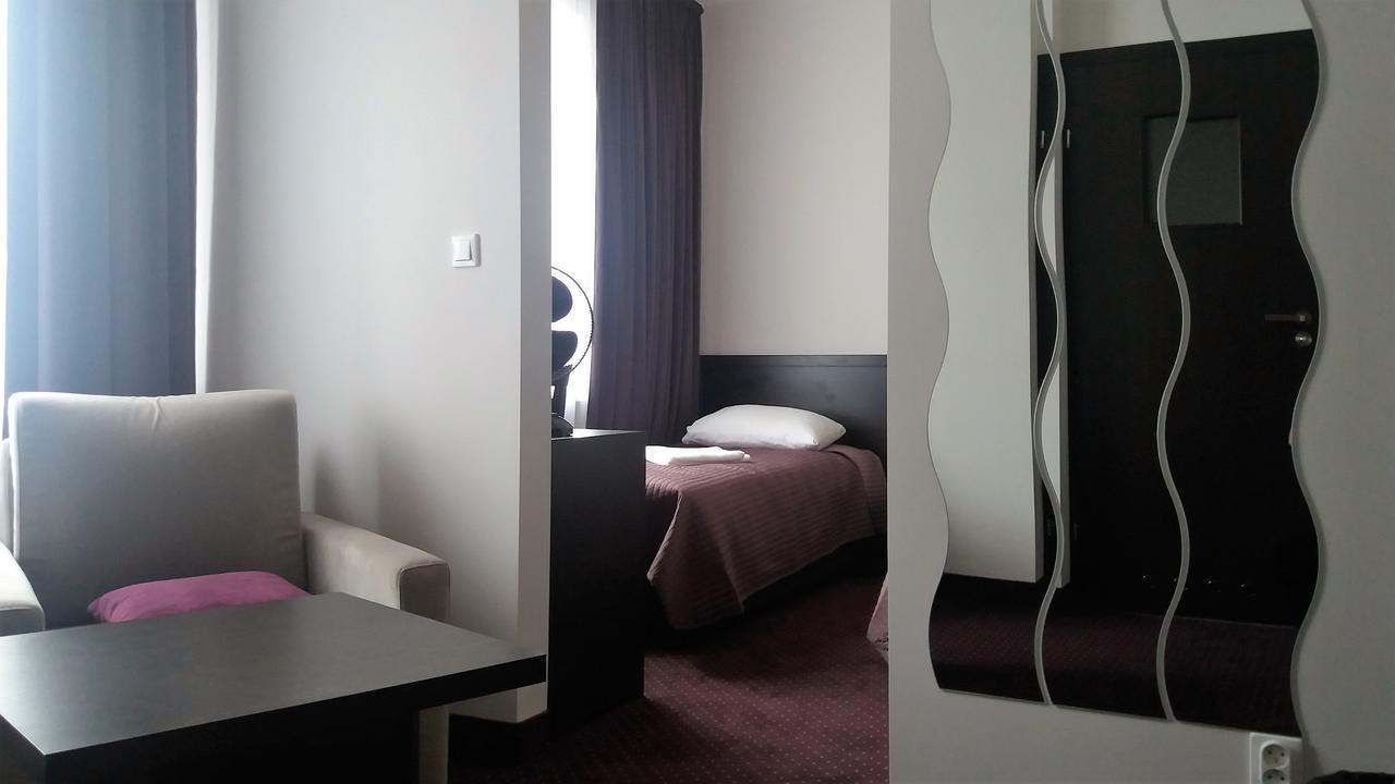 Scsk Pol Lawy Hotel Pulawy Exterior photo